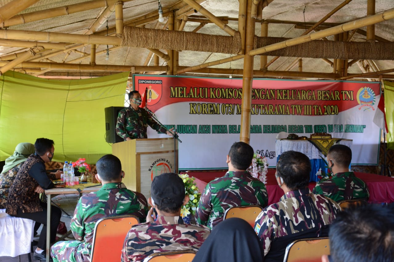 Korem 073/Makutarama Laksanakan Komsos TW III TA.2020 Dengan Keluarga Besar TNI 